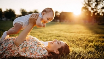 Beneficios de Pasear con el bebé y donde y cuando puedo sacarlo a pasear